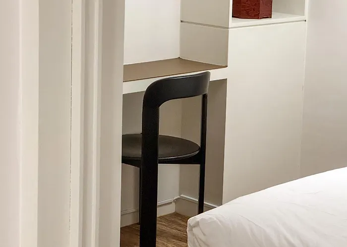 Sinchon 4rooms 6beds 2bathroom Cozy Korean-style Loft House *