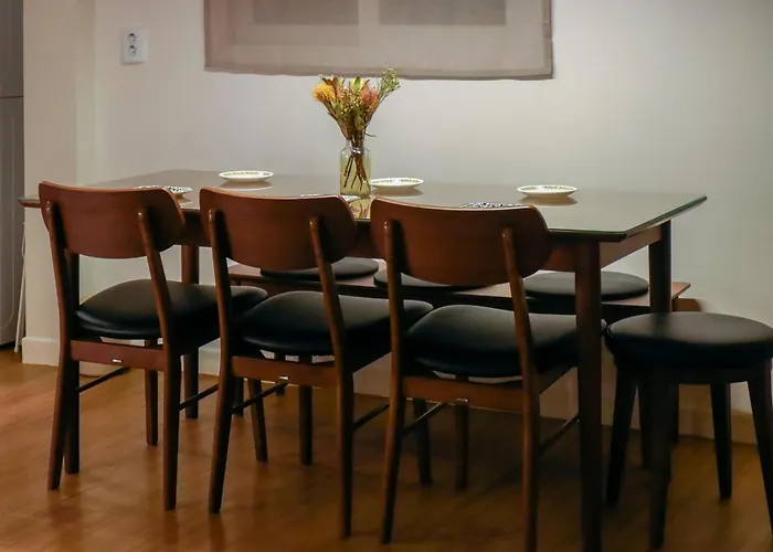 Sinchon 4rooms 6beds 2bathroom Cozy Korean-style Loft House Appartement