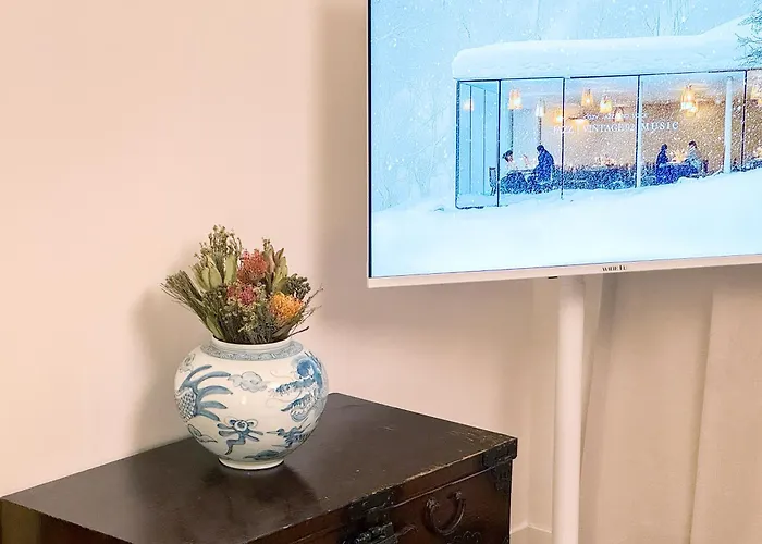 Sinchon 4rooms 6beds 2bathroom Cozy Korean-style Loft House Appartement *